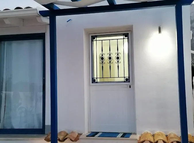 Santorini לינה וארוחת בוקר