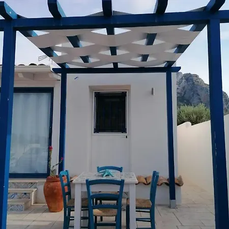 Bed & Breakfast Santorini 3*